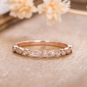 Wedding Bands in Rose Gold: The Romantic Elegance